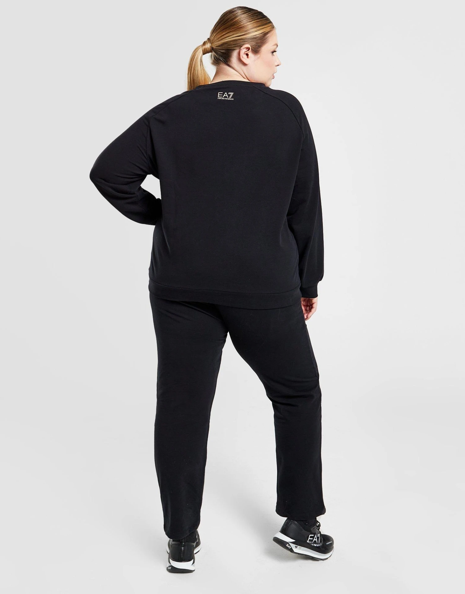 Emporio Armani EA7 Plus Size Logo Crew Tracksuit 4 Emporio Armani EA7 Plus Size Logo Crew Tracksuit - Afbeelding 2