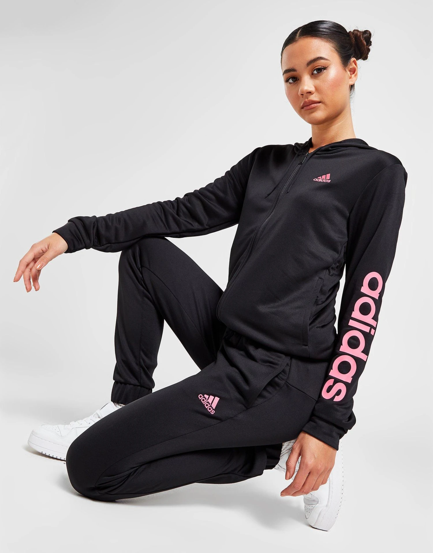 Adidas Linear Tracksuit 3 Adidas Linear Tracksuit