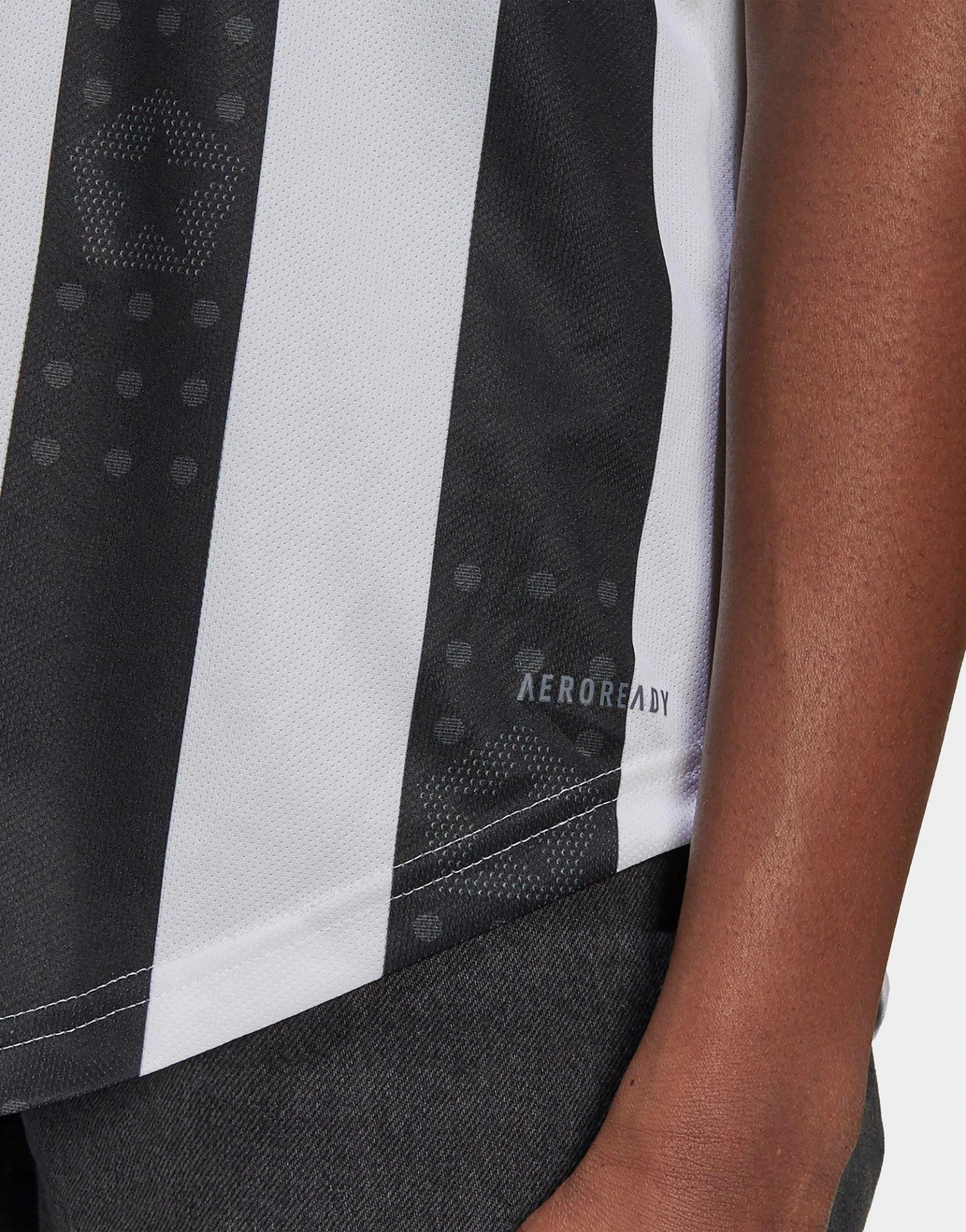 Adidas Juventus 21/22 Thuisshirt 7 Adidas Juventus 21/22 Thuisshirt - Afbeelding 5