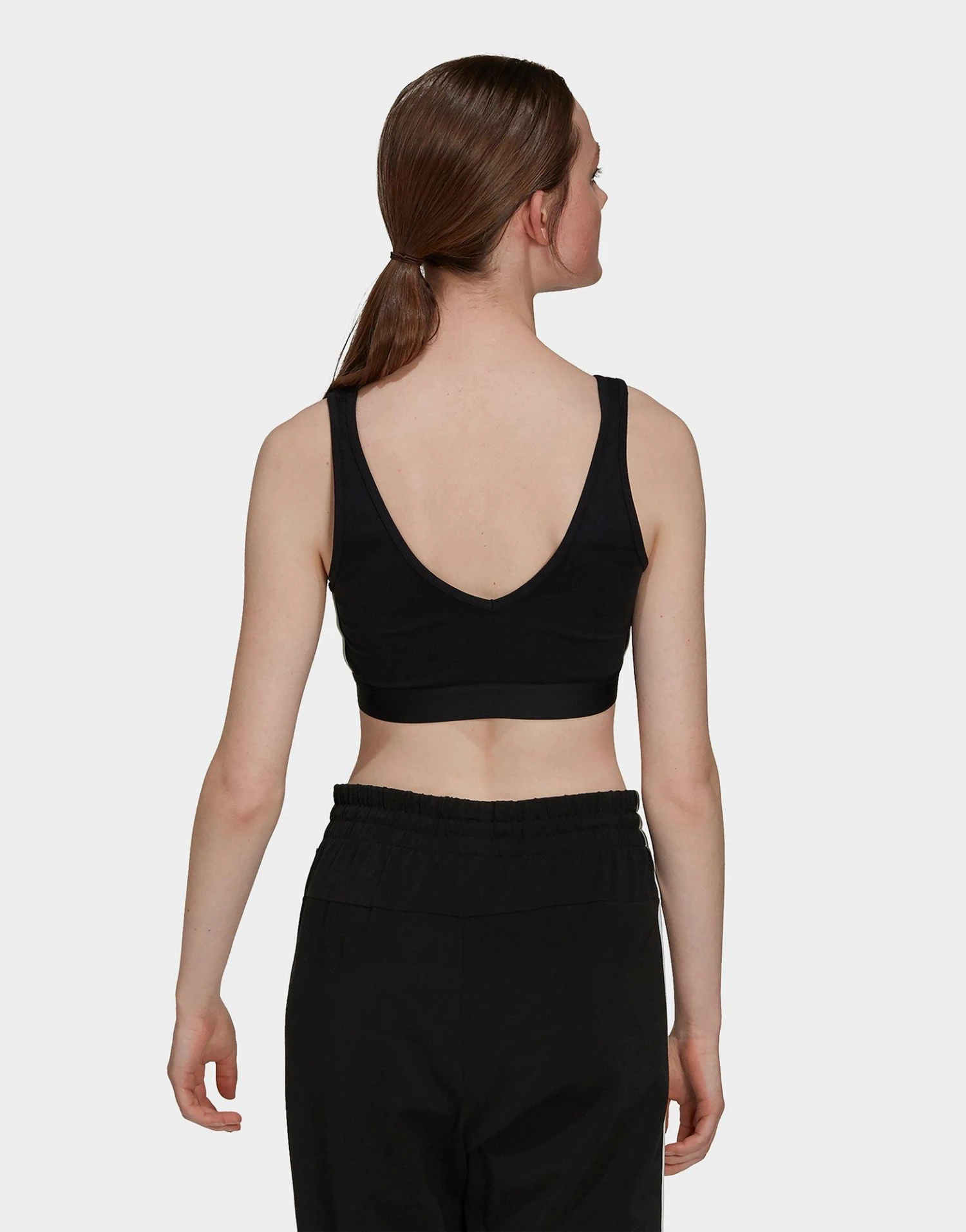Adidas Essentials 3-Stripes Croptop Met Uitneembare Cups 5 Adidas Essentials 3-Stripes Croptop Met Uitneembare Cups - Afbeelding 3
